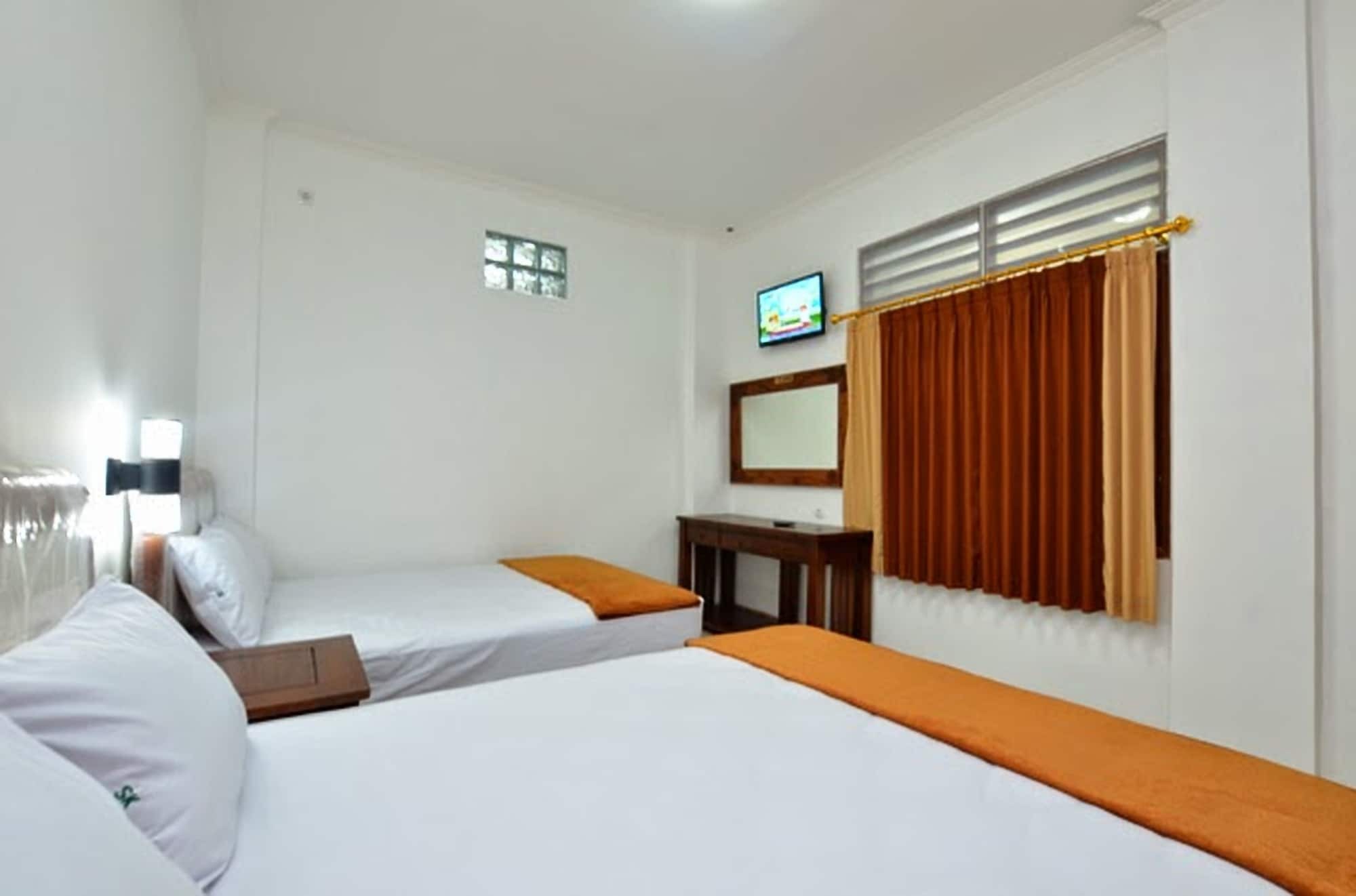 Hotel Bukit Uhud يوغياكارتا المظهر الخارجي الصورة
